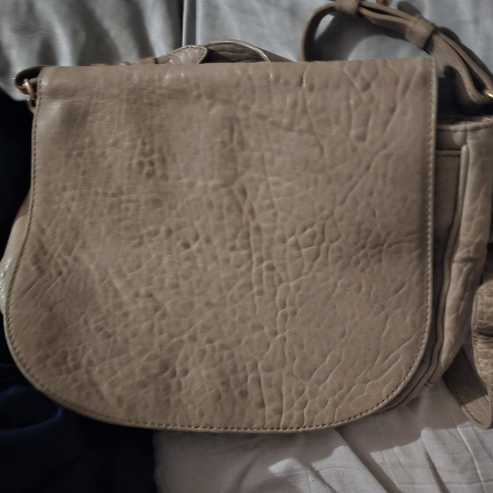 Elegant Tan Leather Women's Bag